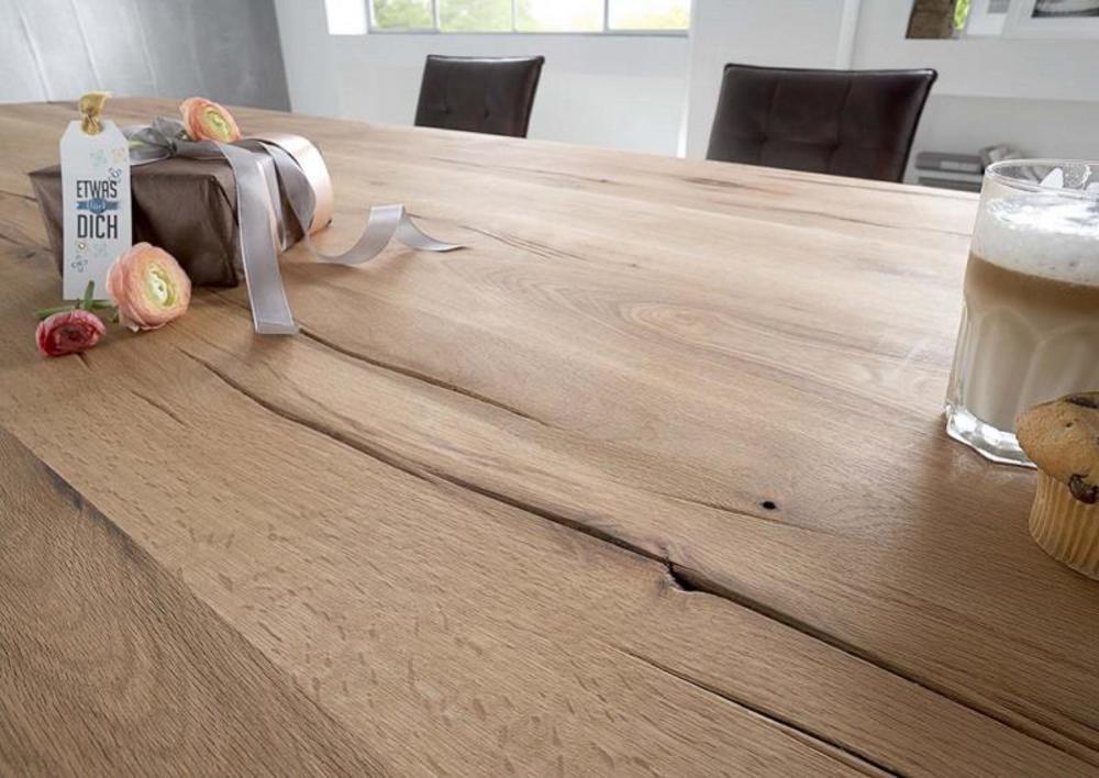 Table atypique chêne massif avec veinage 3