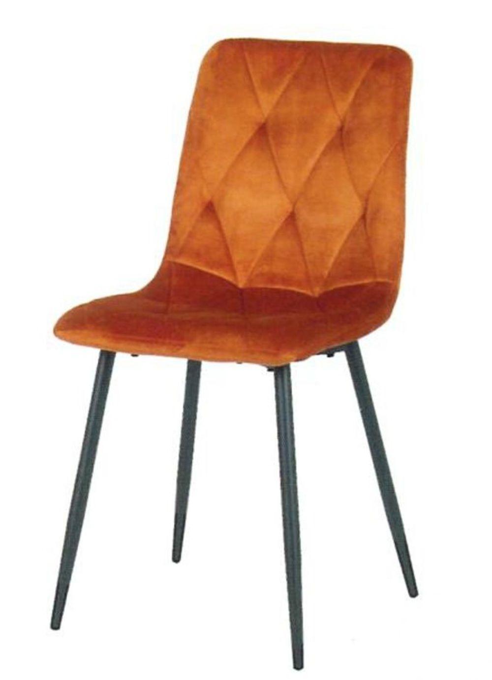 Chaise en velours assise capitonnée 2