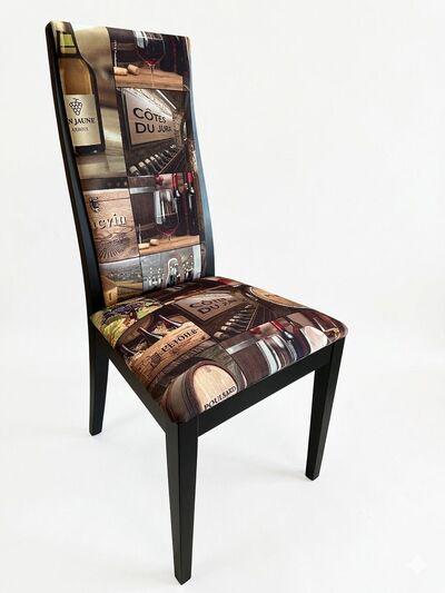 Chaise haut de dossier bois et tissu vin du Jura