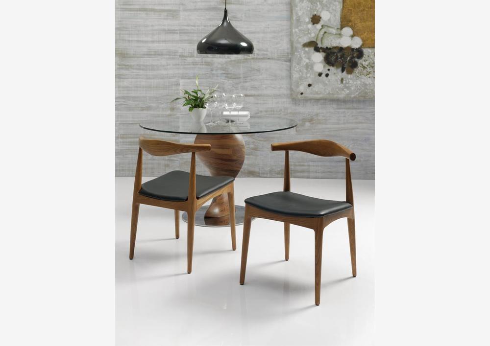 Chaise originale en bois assise pvc noir 2