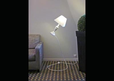 Surprenant luminaire à l'élégance rare