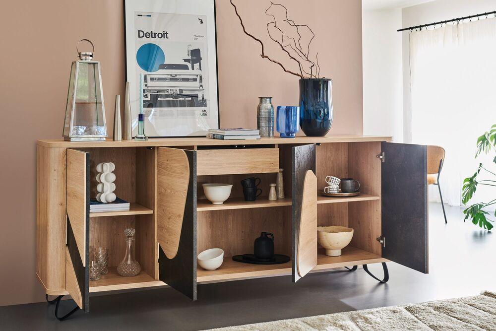 Enfilade 4 portes au design unique et au rangement astucieux 2