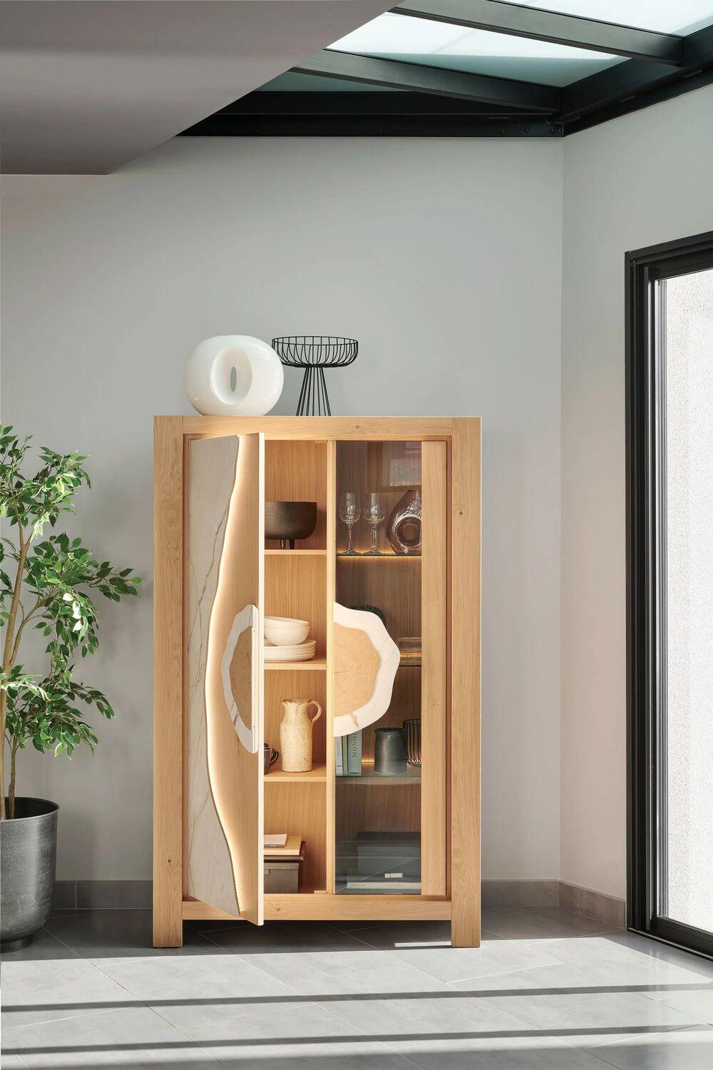 Vitrine 2 portes avec décors en arrondis  2