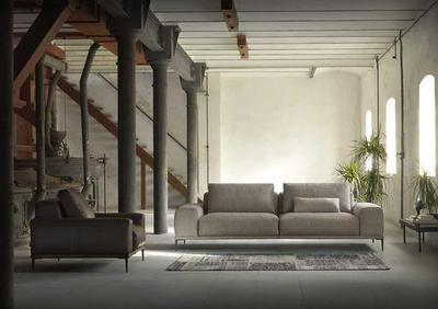 Canapé 4 places avec grands accoudoirs