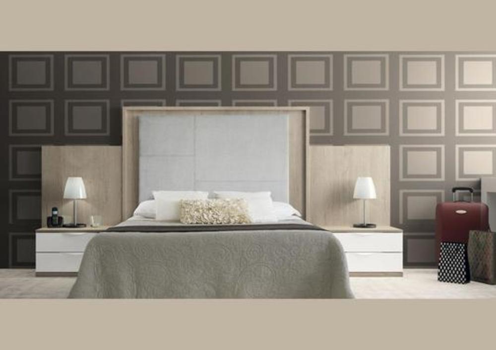 Chambre moderne aux lignes carrée avec tête de lit textile 2