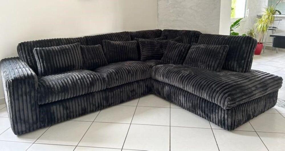 Canapé d'angle cocooning en velours  1