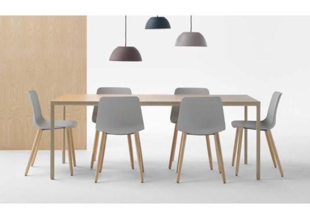 Chaise en thermo polymère au vaste panel de couleurs et pieds bois 2
