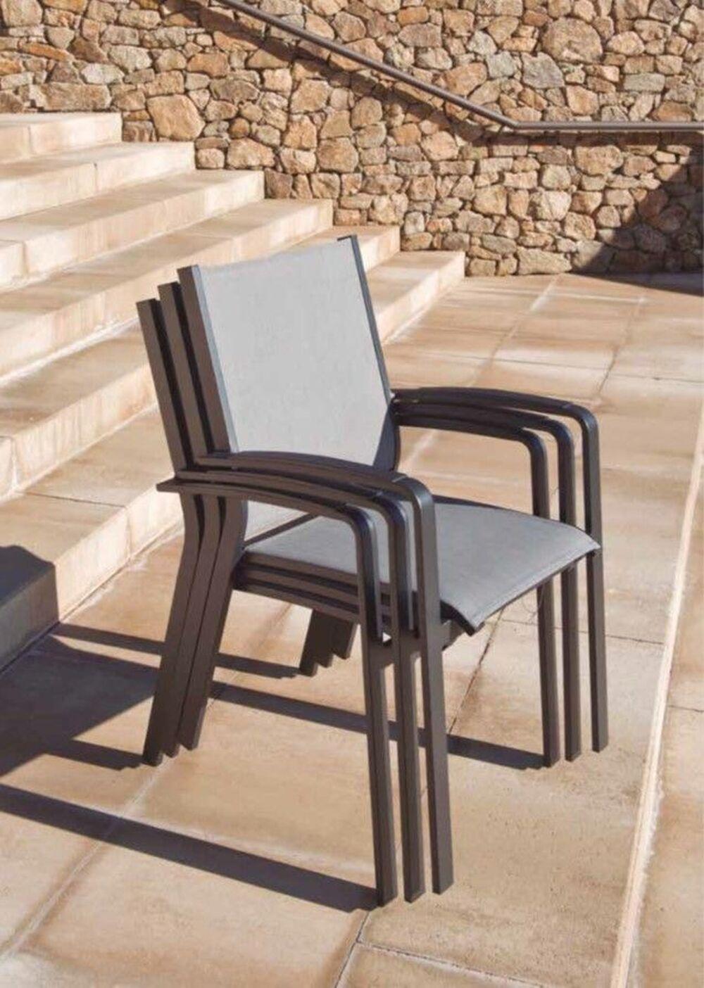 Fauteuil de jardin empilable  2