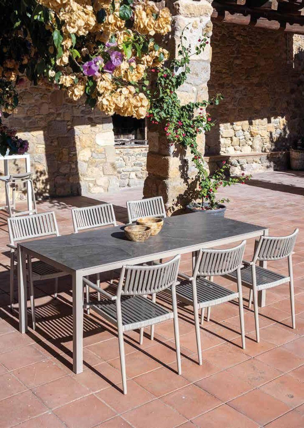Table de repas extérieur en céramique 2