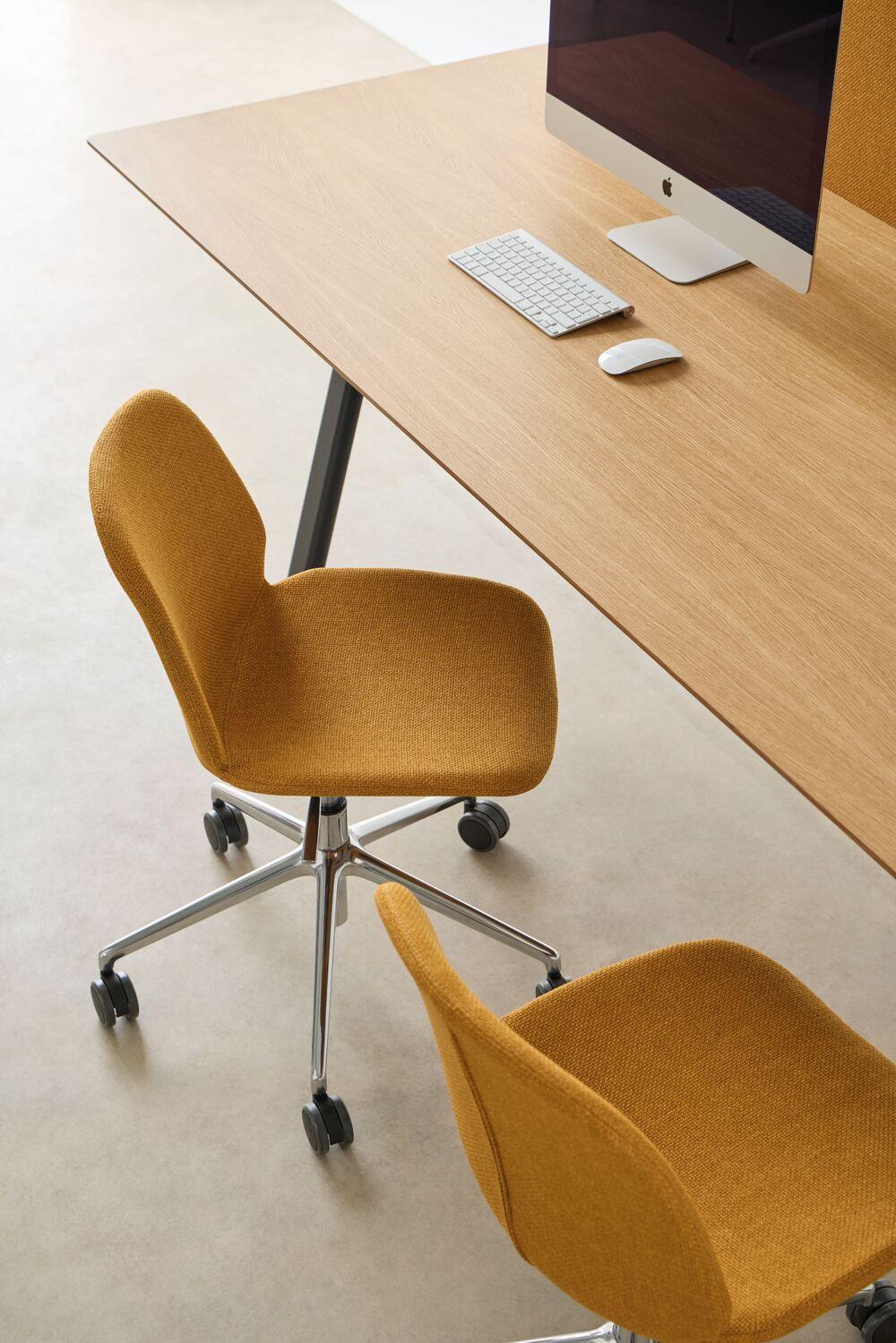 Chaise de bureau nombreux piètements disponibles 2