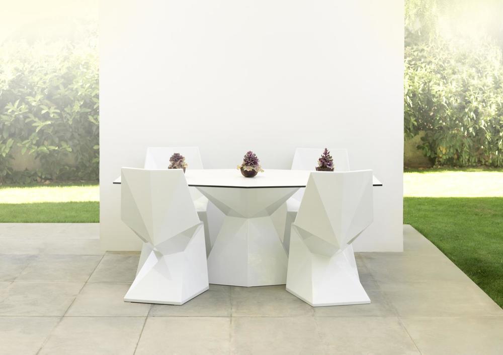 Table de jardin contemporaine 3