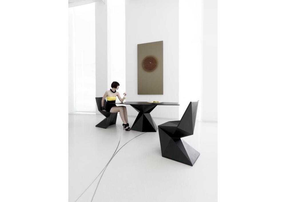 Table de jardin contemporaine 2