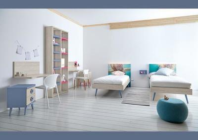 Lit a quatre pieds cylindriques