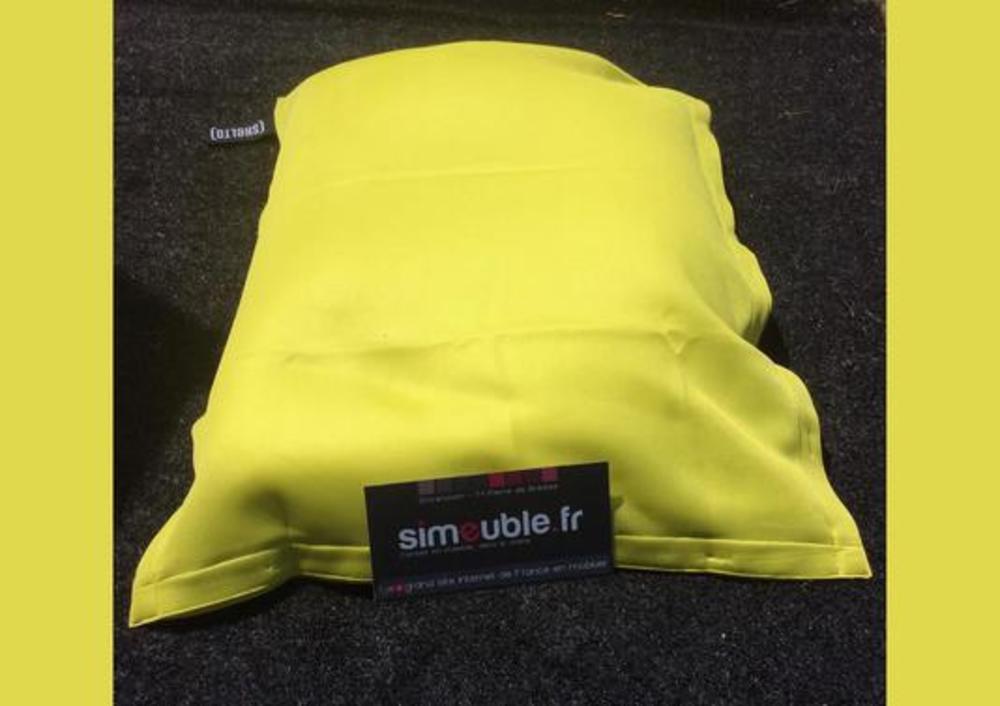 Joli pouf rectangulaire pour piscine coloré. 2