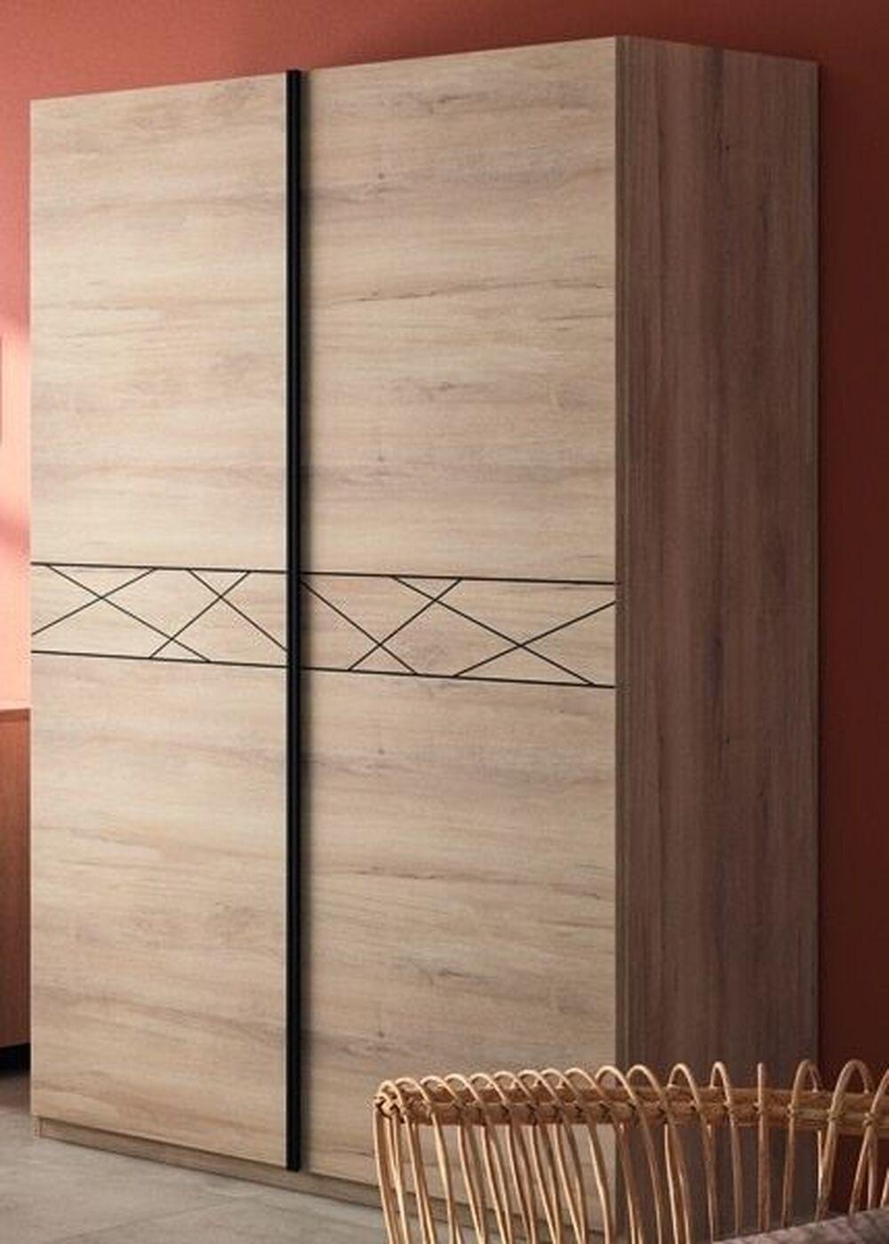 Armoire 2 portes battantes avec détail déco 2