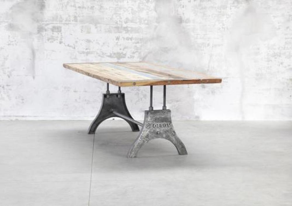 Table industriel en bois recyclé et pied acier 2