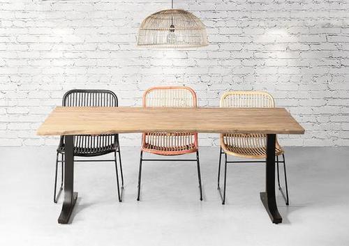 Table industriel en bois recyclé et pied acier en T