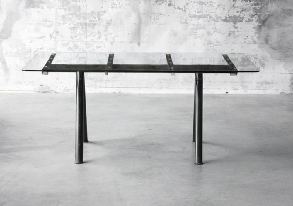 Table dessus verre trempé piétement métallique 2