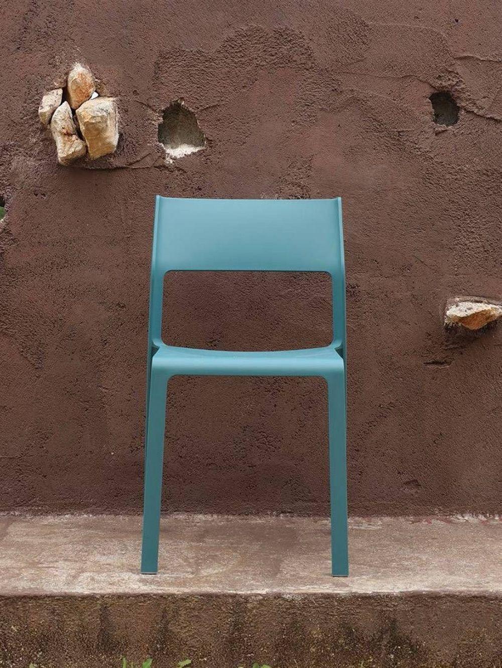 Chaise de jardin design et colorée  2