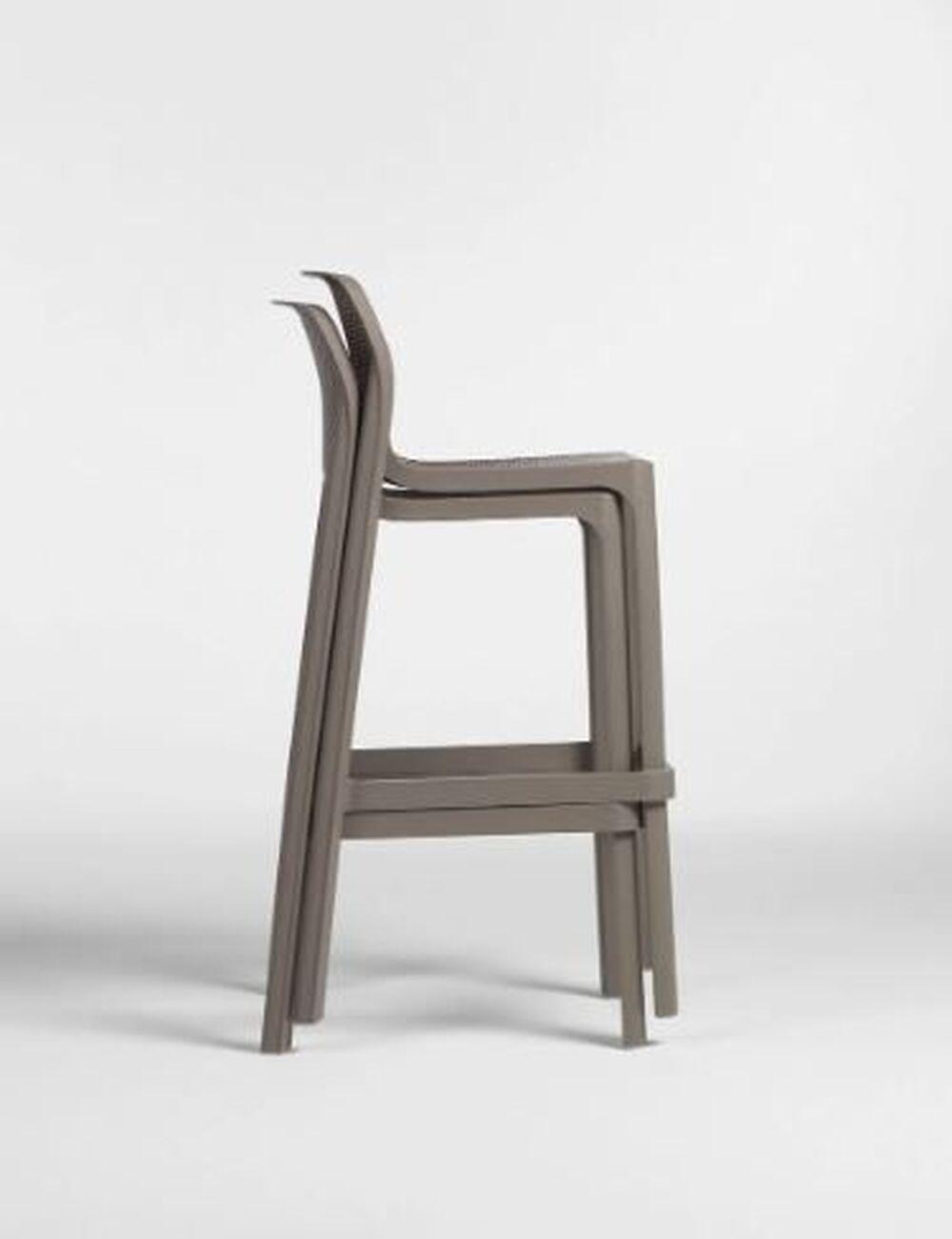 Tabouret de bar empilable et facile d'entretient 2