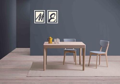 Table rectangulaire en bois avec allonge