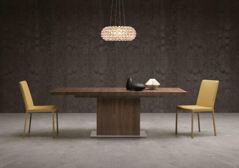 Magnifique table avec pied central