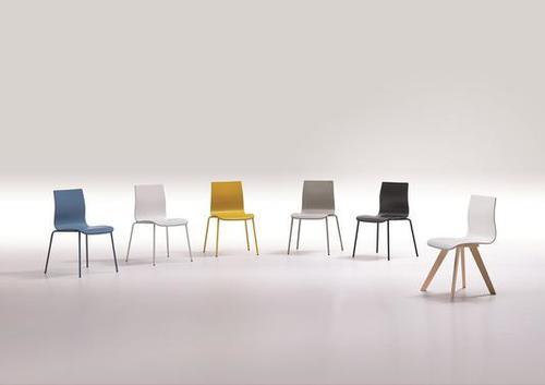 Chaise assise en bois pieds métal 