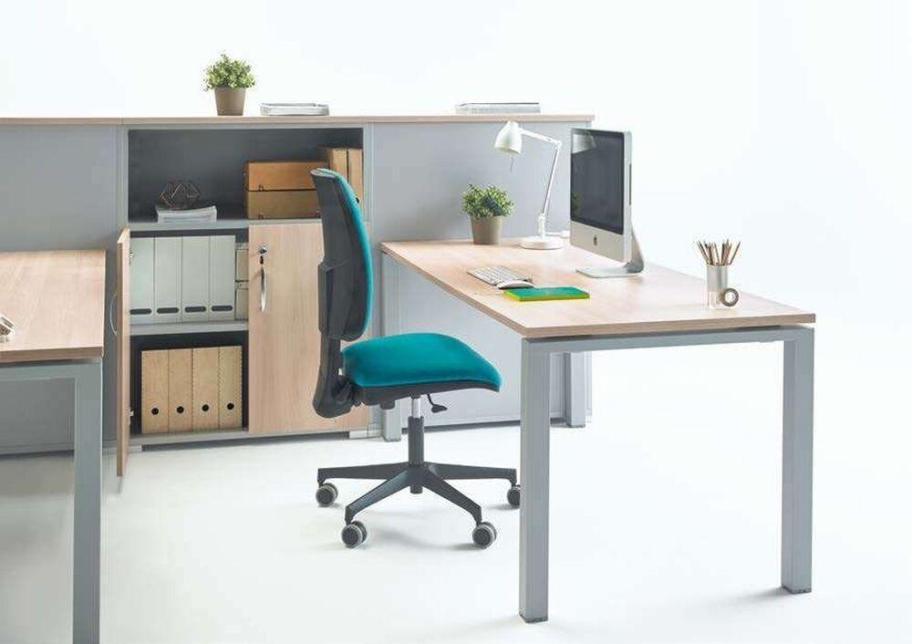 Bureau avec grand espace de rangement personnalisable