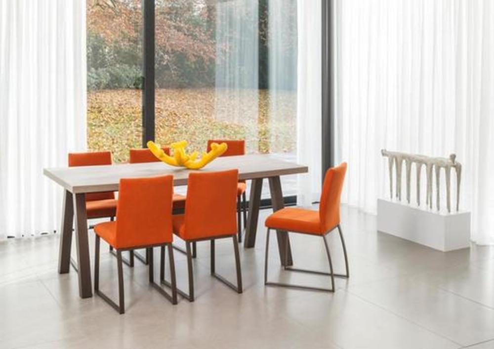 Chaise de salle à manger au piètement métal design 3