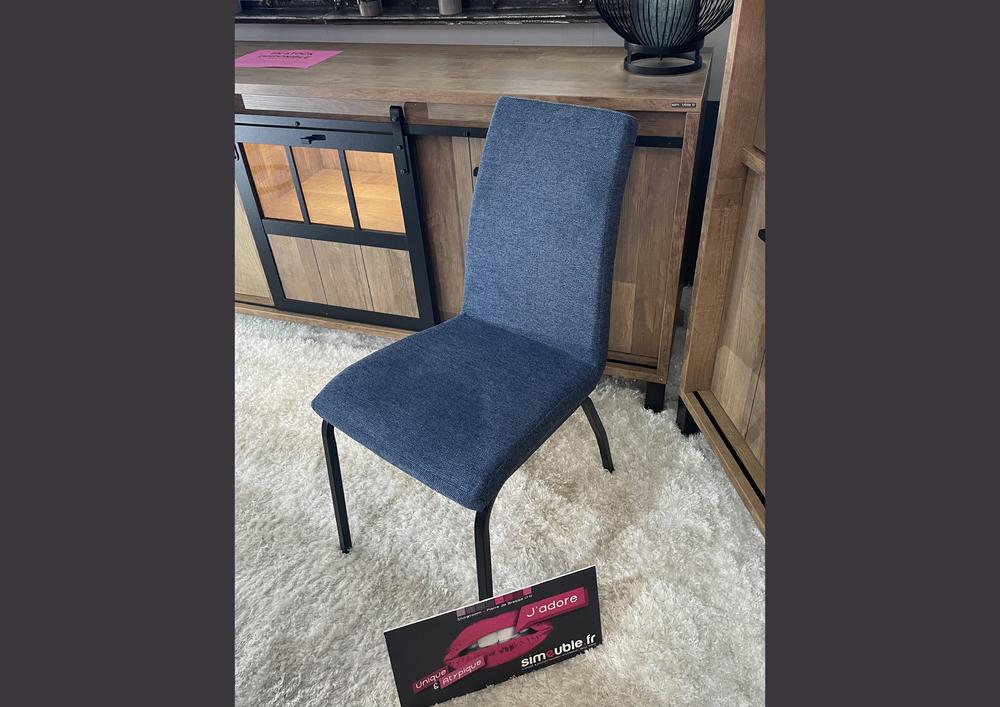 Chaise au design minimaliste avec pieds métal  3