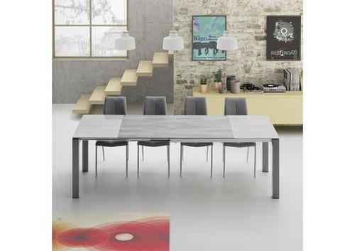 Grande table rectangulaire aux pieds  droits