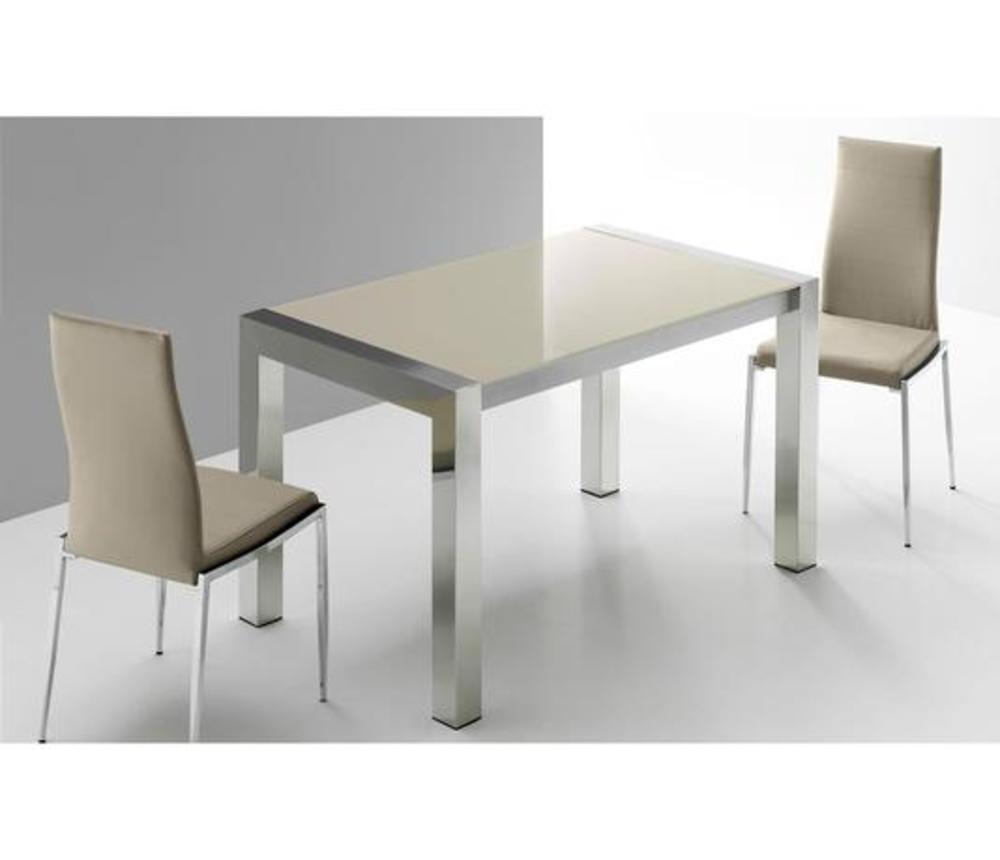 Table avec pieds en inox apparents 2
