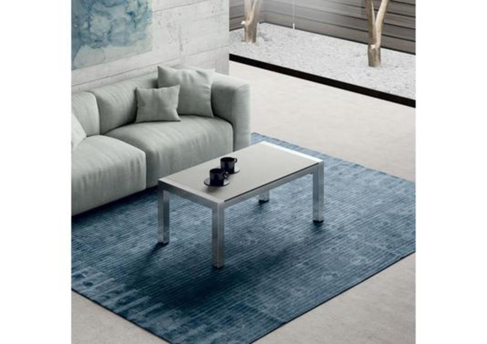 Table basse relevable avec pieds en inox 2