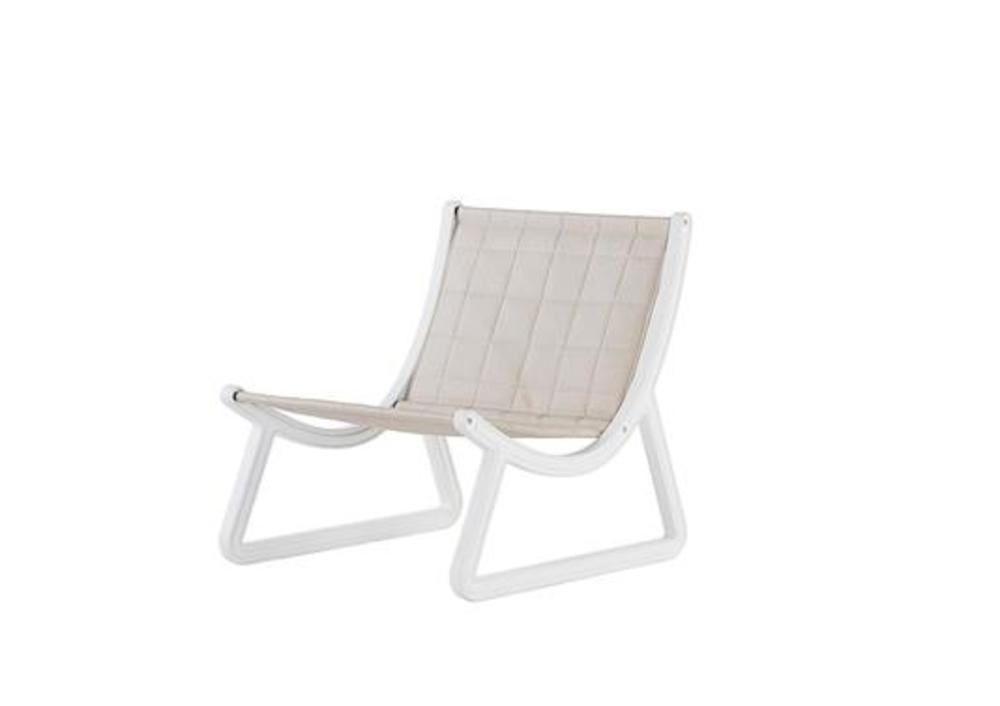 Chaise basse en tissu tendu sur structure  4