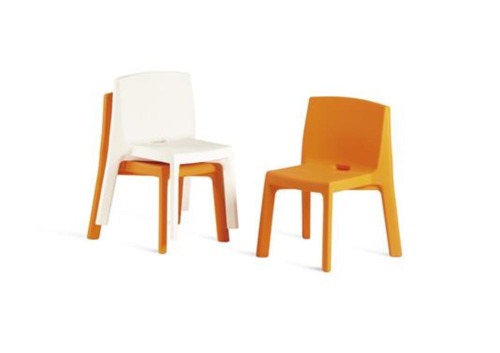 Chaise colorée droite et empliable 4