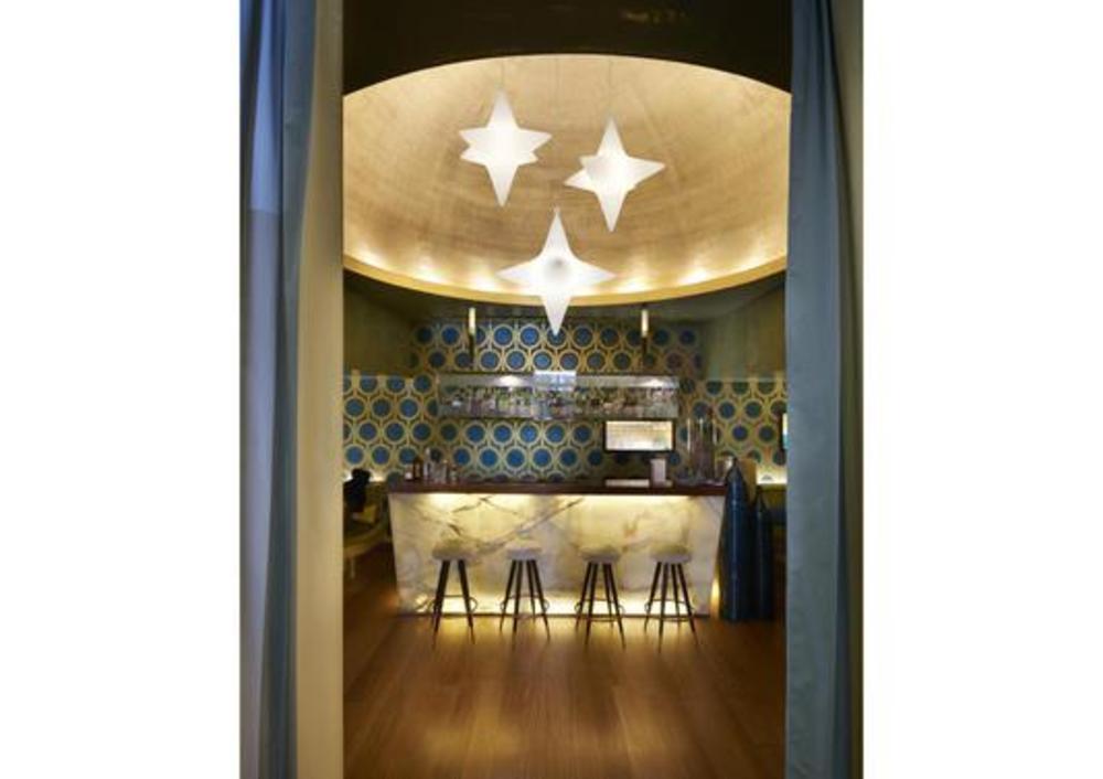 Luminaire à poser ou accrocher en forme d'étoile