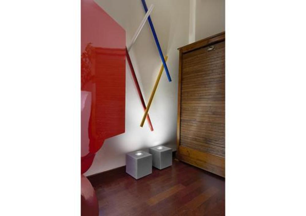 Eclairage cubique à poser au sol