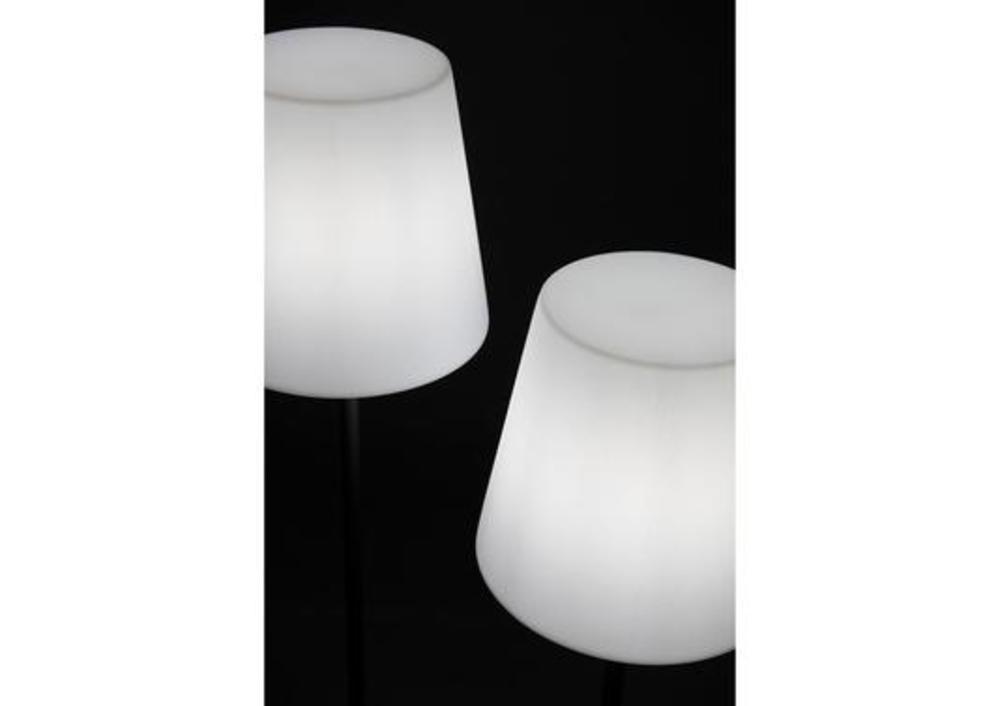 Lampadaire en acier 4