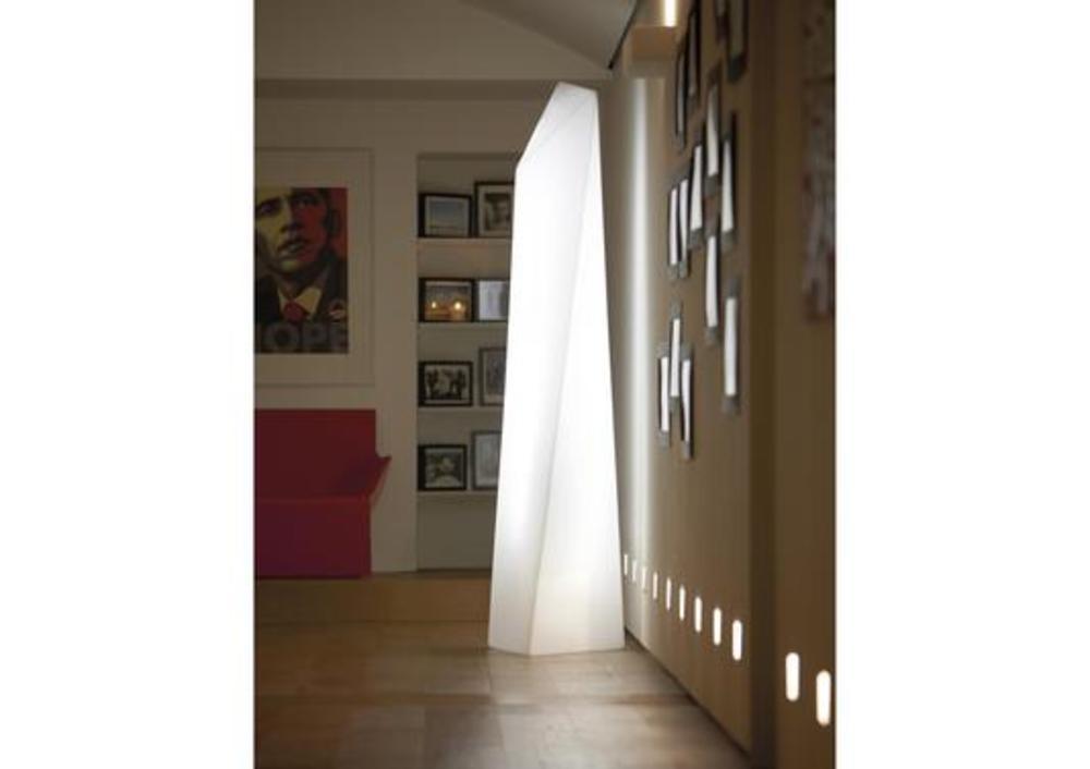 Tour asymétrique lumineuse 2