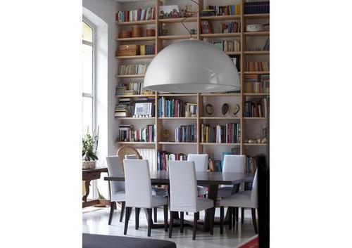 Très grand lustre en forme de coupole