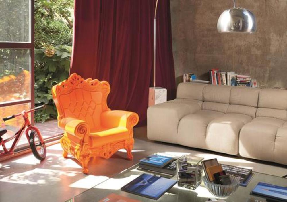 Fauteuil à la structure ornée 2