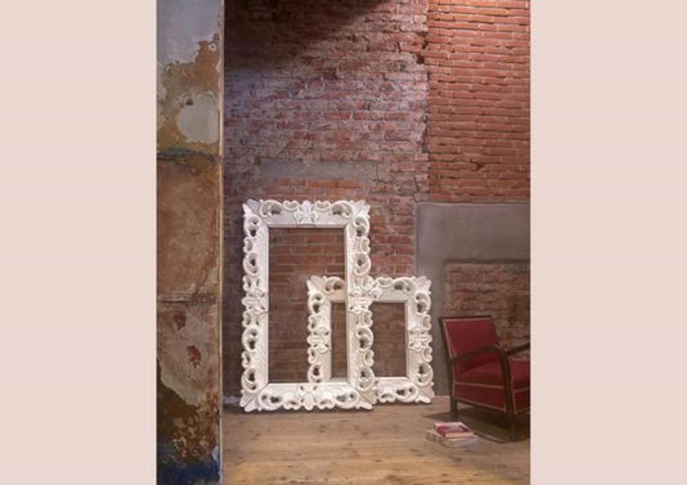 Grand miroir à suspendre ou poser orné 2