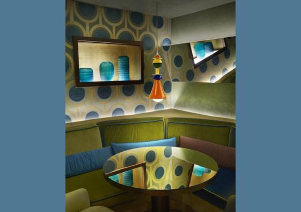 Suspension en forme de chandelier moderne et coloré