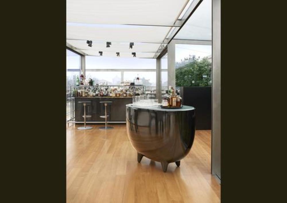 Bar oval sur pieds avec rangement 4