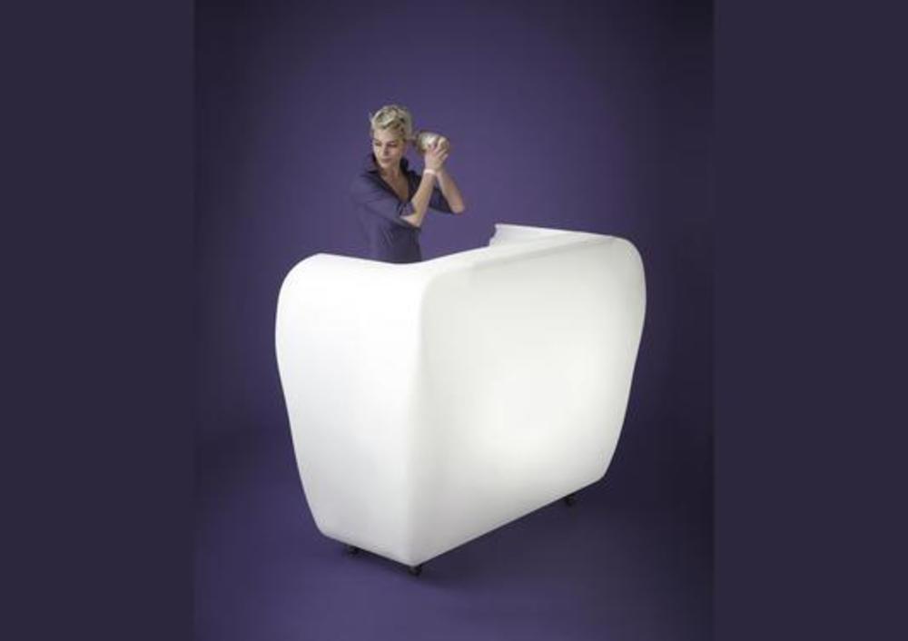 Bar lumineux sur roulettes 3