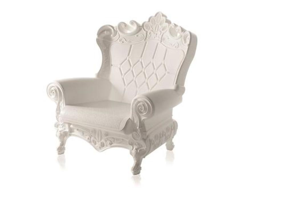 Fauteuil à la structure ornée 4
