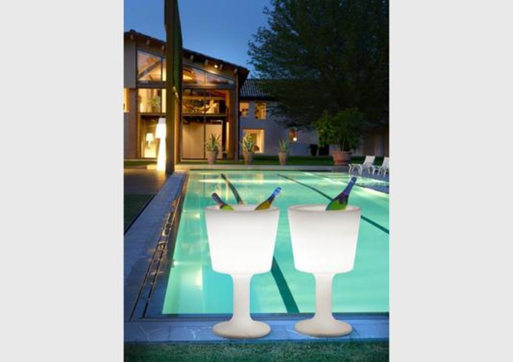 Seau à champagne lumineux en forme de verre à pied 2