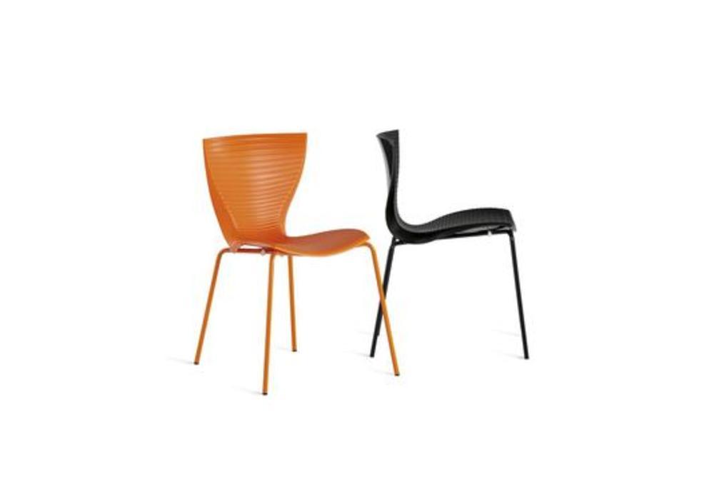 Chaise à l'assise et le dossier pleins 4