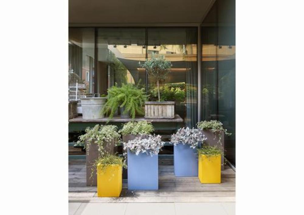 Pots cubiques de différentes tailles