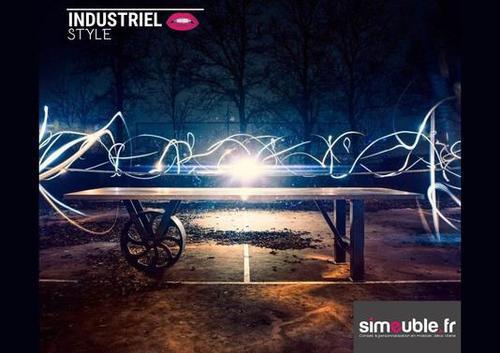 Table industrielle pied très original